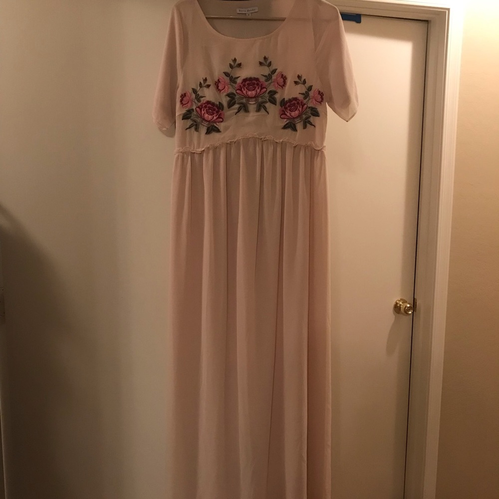 Floral embroidered maxi dress